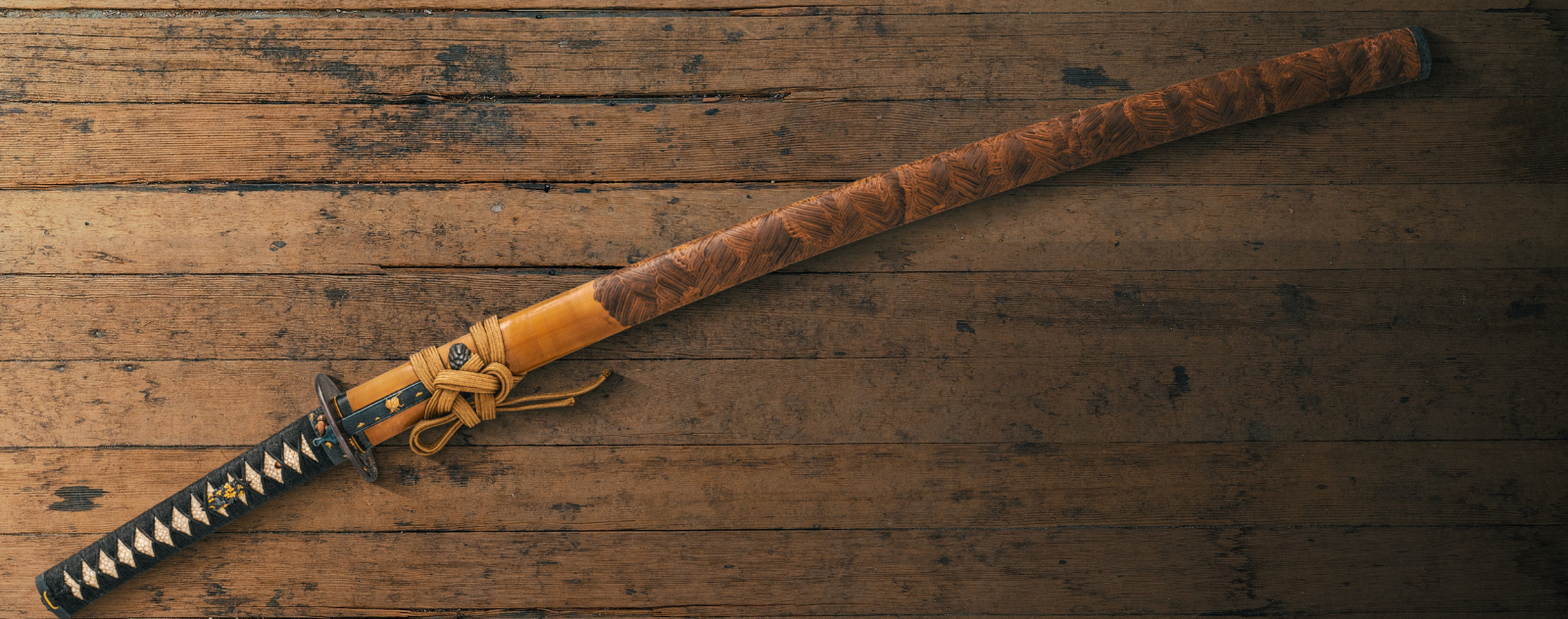 Spada Giapponese Di Katana L'arma Di Un Samurai Un'arma Ardua Nelle Mani Di Un Padrone Delle Arti Marziali 96893220 Spada Giapponese Di Katana L'arma Di Un Samurai Un'arma Ardua Nelle Mani Di Un Padrone Delle Arti Marziali 96893220